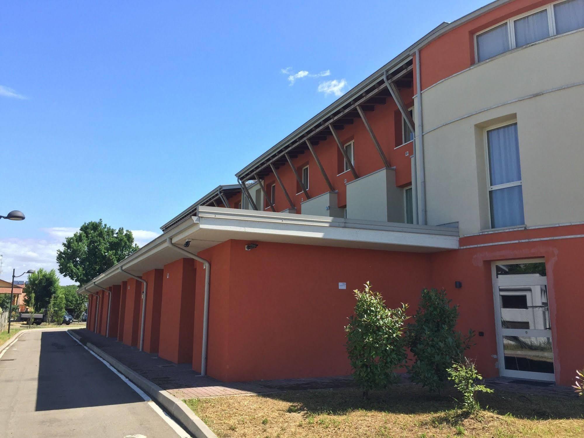 Hotel Motel Galaxy Reggio Emilia Exterior foto
